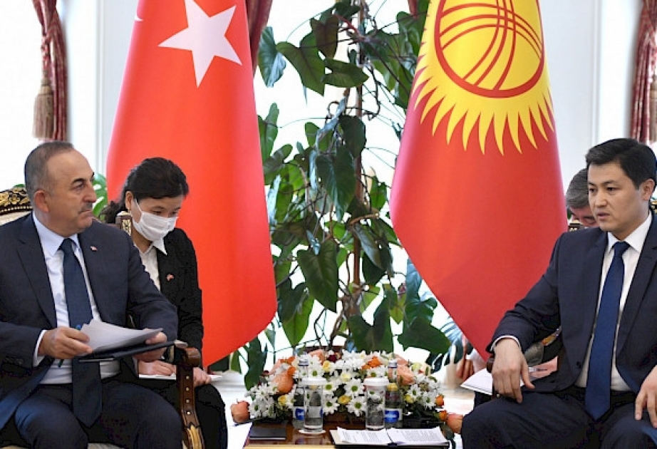 Qırğızıstanın Baş naziri Türkiyənin xarici işlər naziri ilə görüşüb
