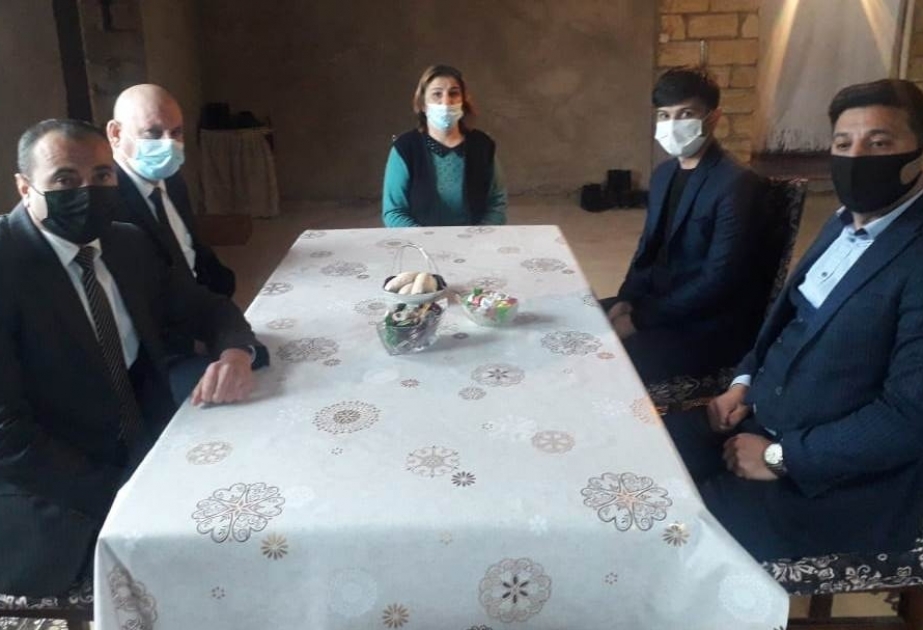 Masallılı gənclər şəhid ailəsini ziyarət ediblər