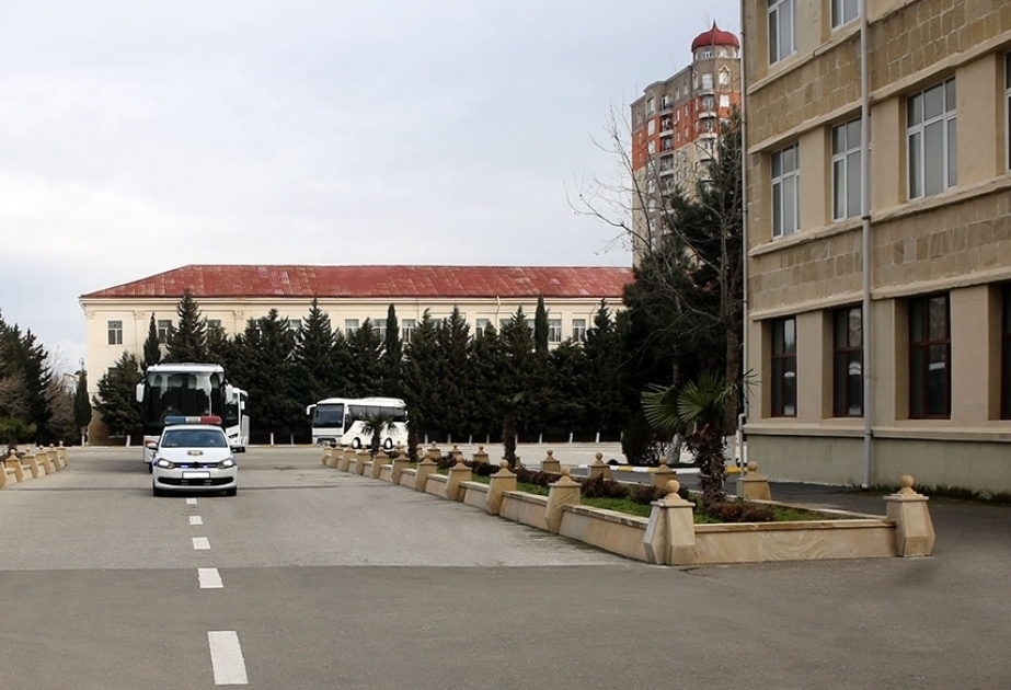 El personal y el equipo militar del Ejército de Azerbaiyán partieron hacia la zona de ejercicios