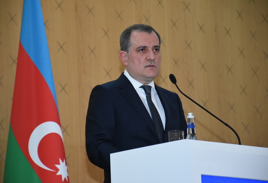 Министр иностранных дел: Азербайджан вернул Армении всех военнопленных