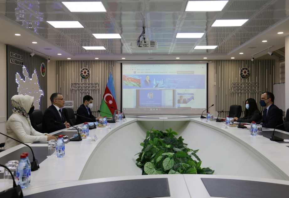 İqtisadi İslahatların Təhlili və Kommunikasiya Mərkəzində İsveçrənin Əməkdaşlıq İdarəsinin regional direktoru ilə müzakirələr aparılıb