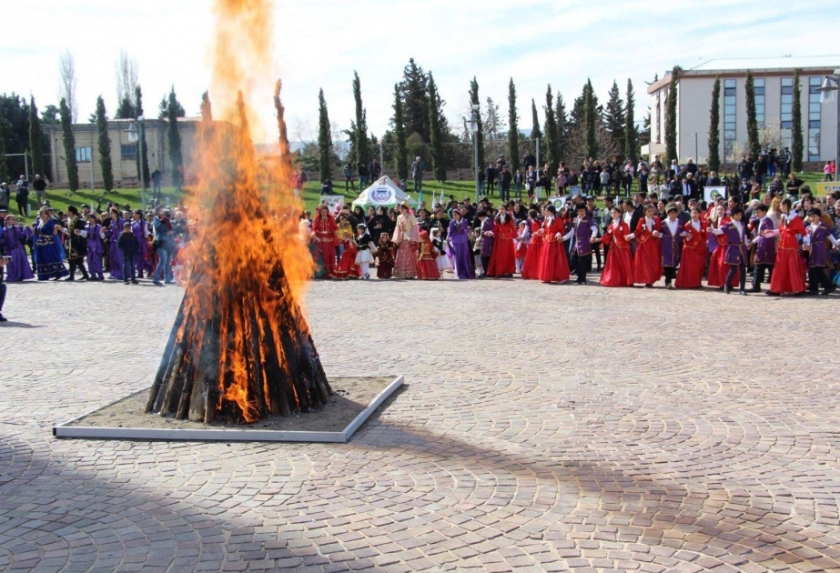 Frühlingsfest Novruz: Aserbaidschan feiert heute letzten Dienstag-Ilachir-Tscharschanba