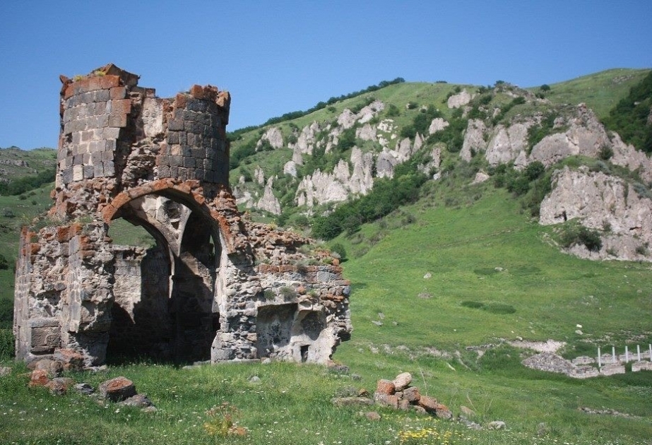 Unudulmaqda olan abidələrimiz: Varazuğun məbədi ARAŞDIRMA