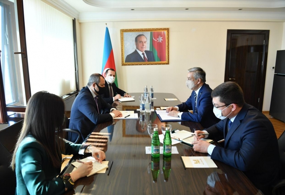 讨论阿塞拜疆与乌兹别克斯坦合作扩展的问题