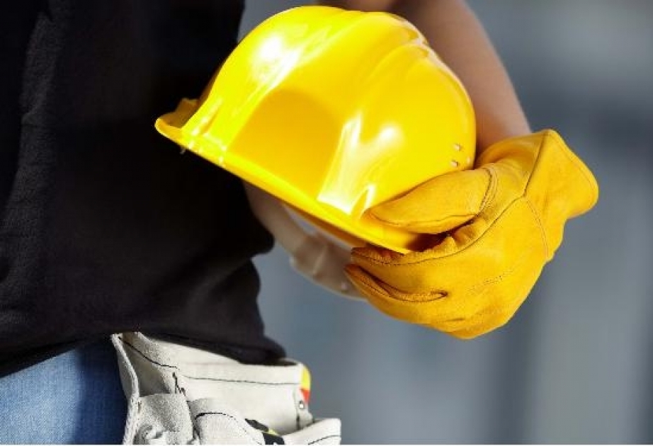 Muzdla çalışanların 915,3 mini dövlət sektorunda işləyib
