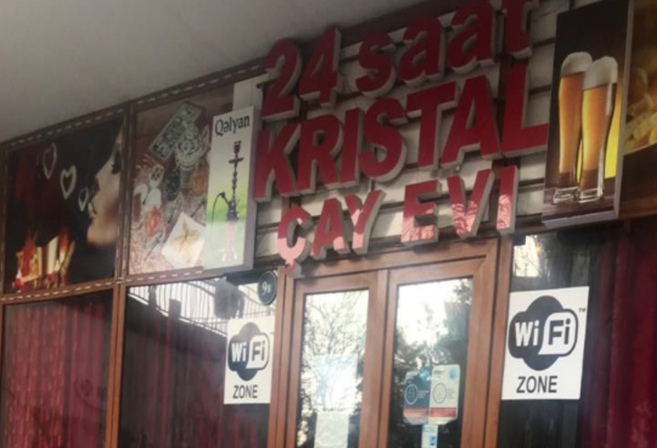 Polis əməkdaşları Bakıda karantin qaydalarına əməl etməyən çay evlərində reydlər keçiriblər VİDEO