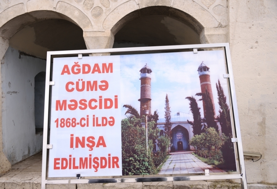 Siyasi partiyaların rəhbərləri və politoloqlar Ağdamda Cümə məscidində olublar