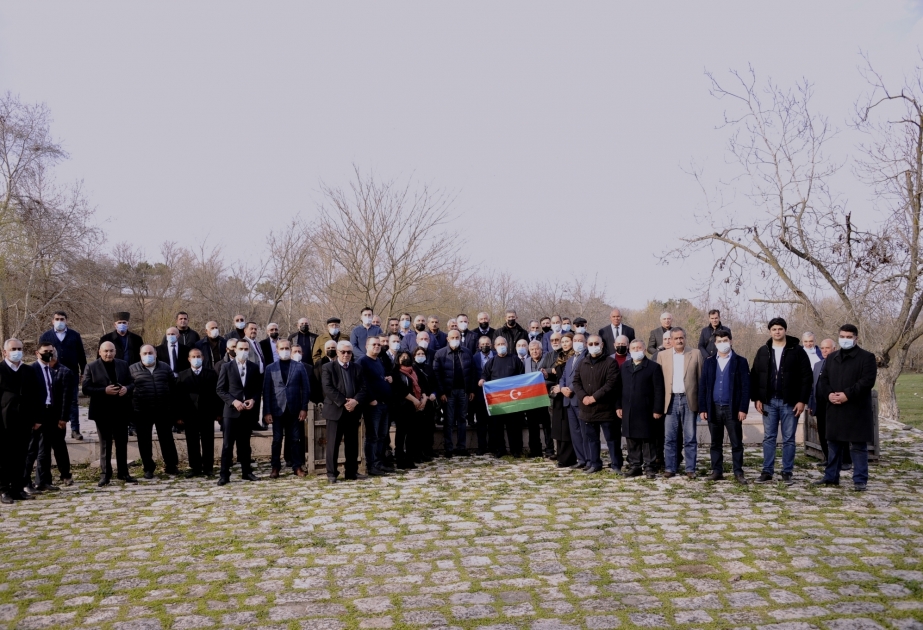 Последней остановкой руководителей политических партий и политологов в Агдаме была крепость Шахбулаг