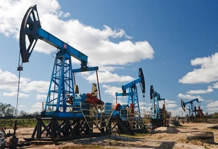 Цена барреля нефти «Азери Лайт» снизилась до 67 долларов
