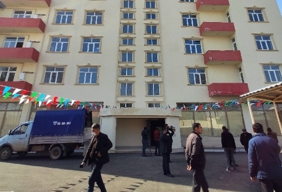Накануне праздника Новруз в Евлахе сдано в эксплуатацию новое девятиэтажное жилое здание
