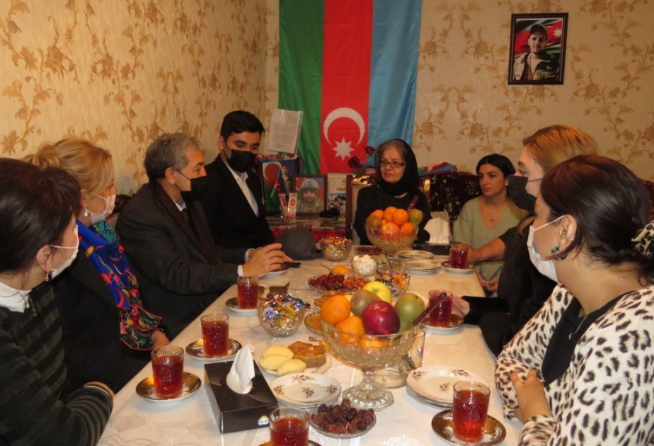 Səbail rayonunda Vətən müharibəsi şəhidlərinin ailələri ziyarət olunub