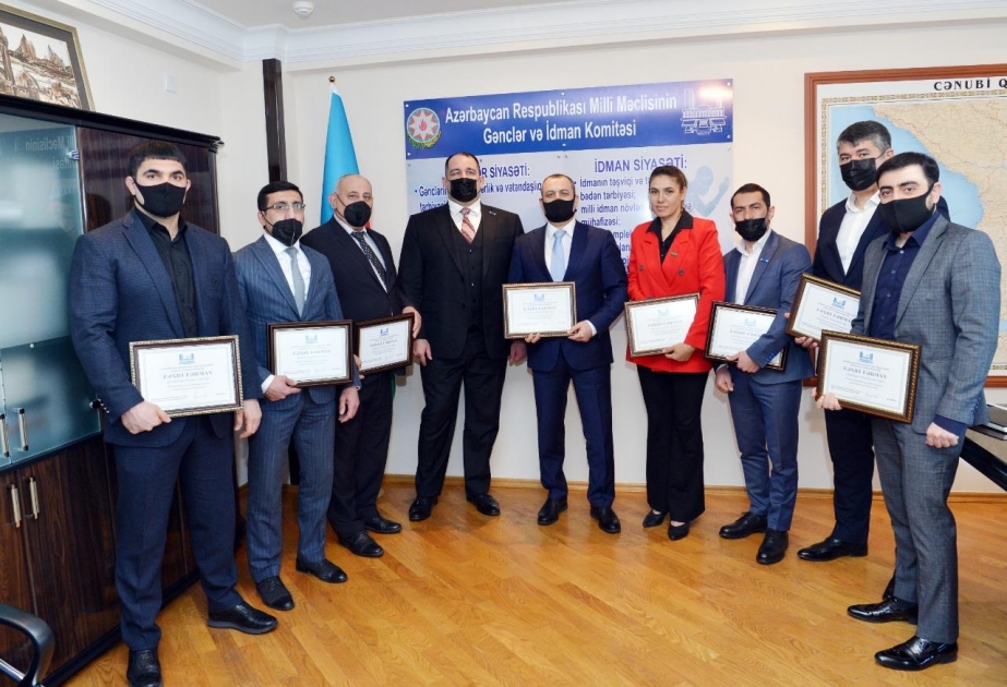 Milli Məclisdə ölkəmizi beynəlxalq yarışlarda təmsil edən idmançılarla görüş olub