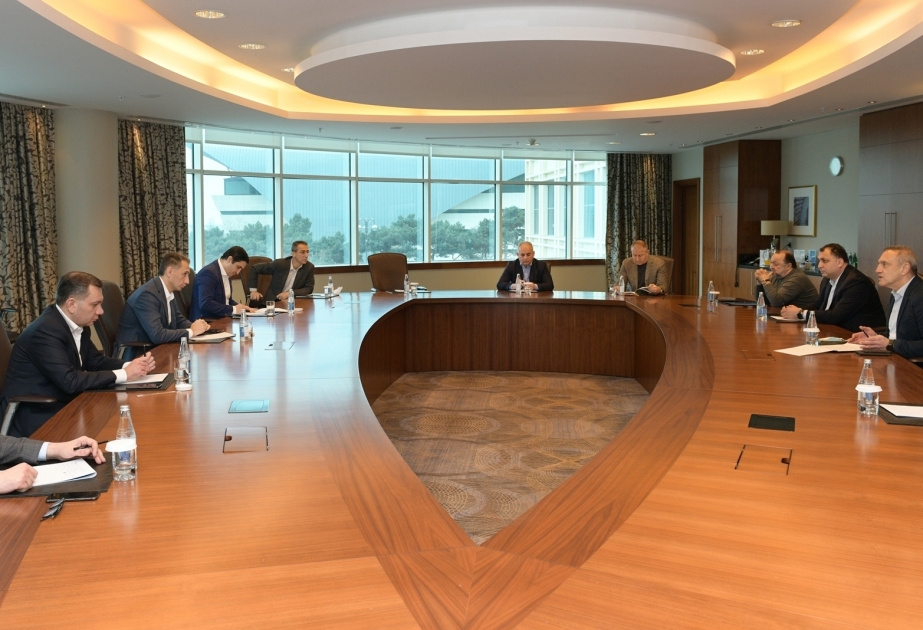 与信息及通信技术公司代表举行举行会晤