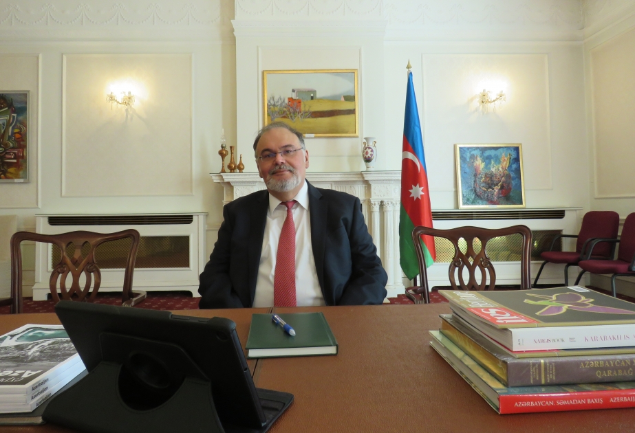 Kembric Universitetinin təşkilatçılığı ilə keçirilən virtual Novruz bayramı tədbirinə Azərbaycanın Britaniyadakı səfirliyi də qatılıb