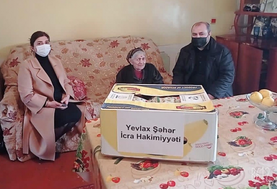 Yevlaxda Novruz bayramı münasibətilə şəhid ailələri ziyarət olunub