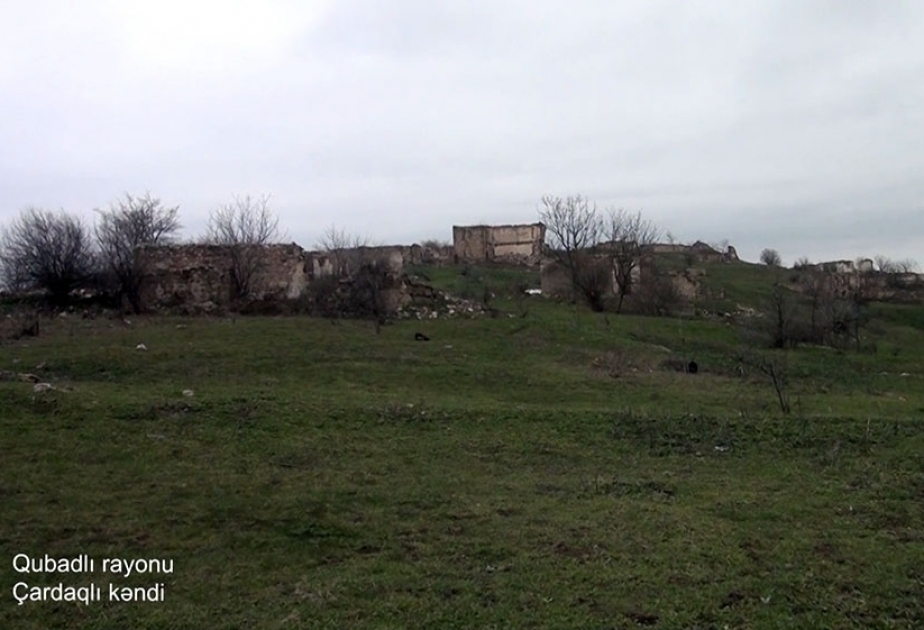 وزارة الدفاع تنشر مقطع فيديو عن قرية جارداقلي لمحافظة قوبادلي المحررة من وطأة الاحتلال الأرميني (فيديو)