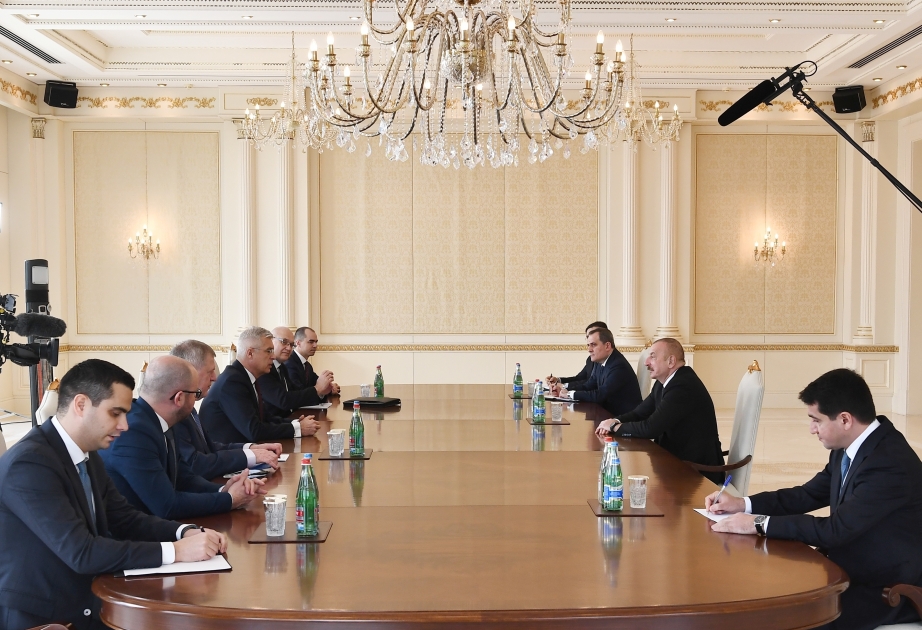 伊利哈姆·阿利耶夫总统接见斯洛伐克外交部长率领的代表团