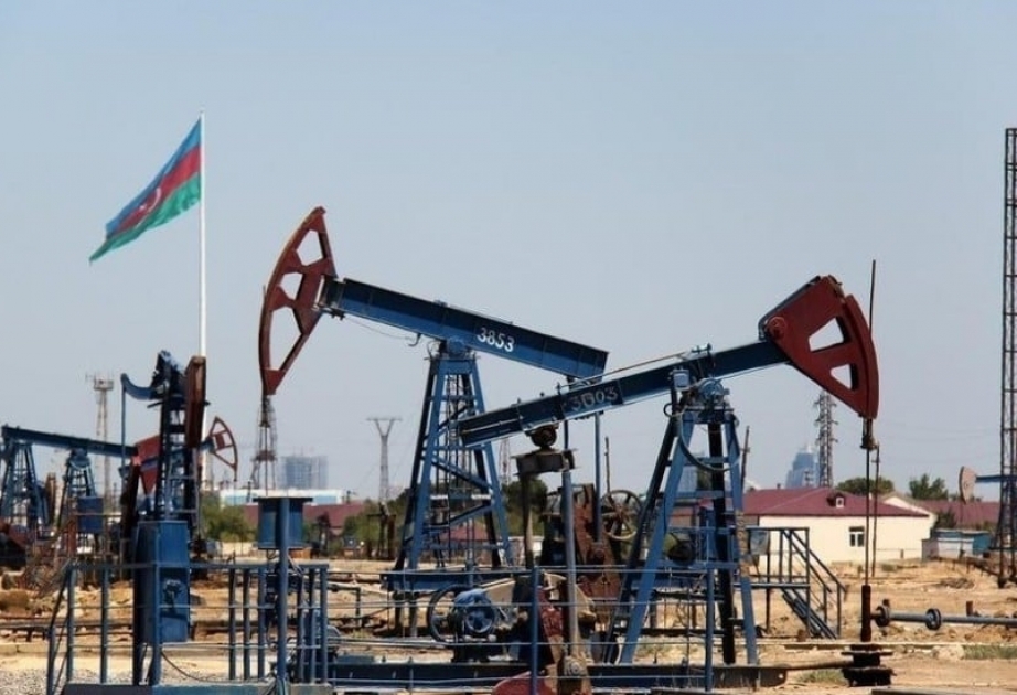 Azerbaijani oil sells for nearly $62