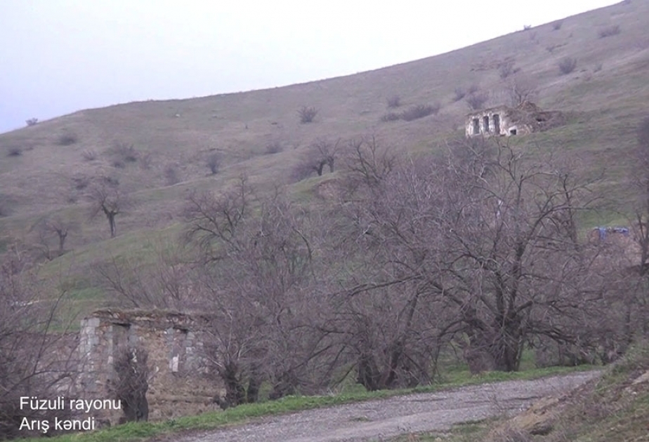 Videoaufnahmen aus dem befreiten Dorf Yukhari Arisch im Bezirk Füsuli VIDEO