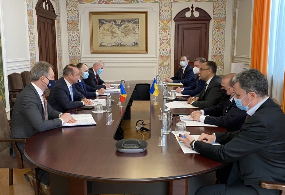 Ukrayna və Moldova arasında siyasi məsləhətləşmələr aparılıb