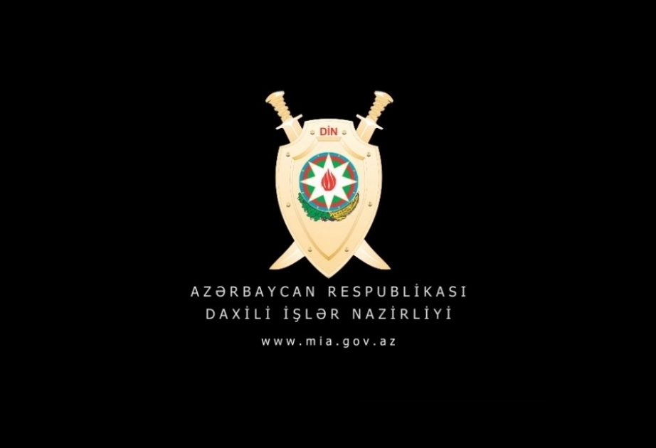 Orta məktəbin binasının qarşısında bürünc büst oğurlayan şəxslər tutulublar