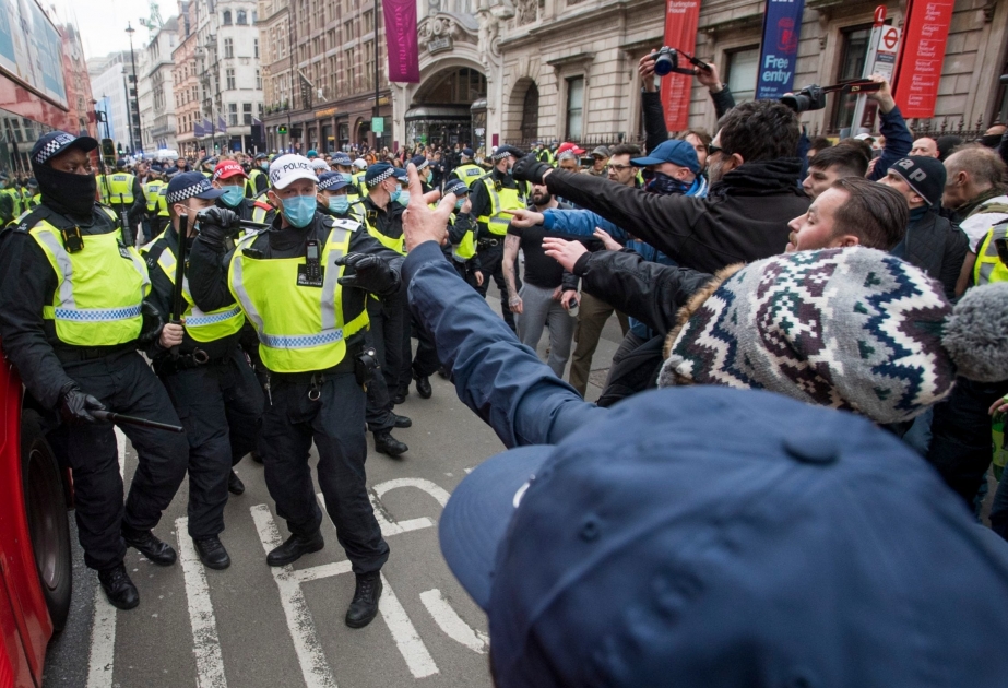 Новости сми картина дня. Протесты в Европе. Протестующие в Европе. Протесты в Европе 2020. Митинги во Франции 2021.