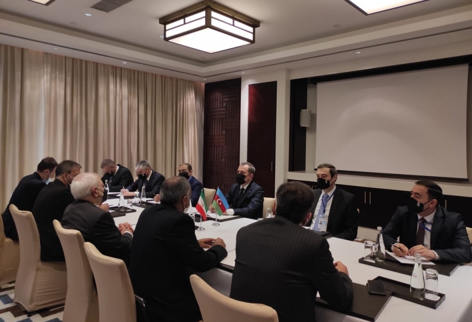 Azərbaycanın xarici işlər naziri Düşənbədə iranlı həmkarı ilə görüşüb