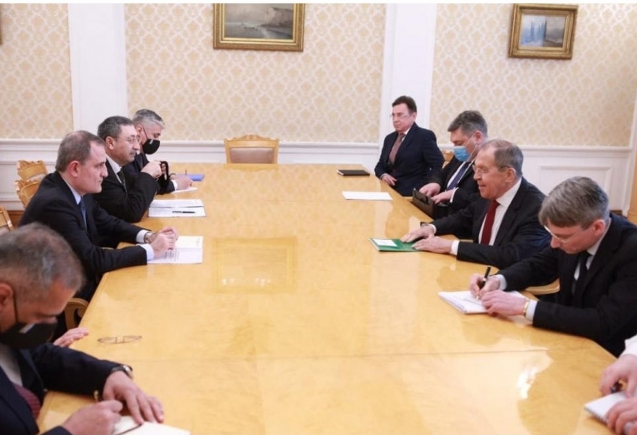 Los ministros de Asuntos Exteriores de Azerbaiyán y Rusia se reúnen en Moscú