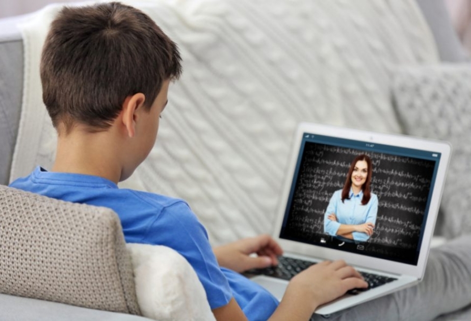“Virtual məktəb”də 194 vebinar keçirilib