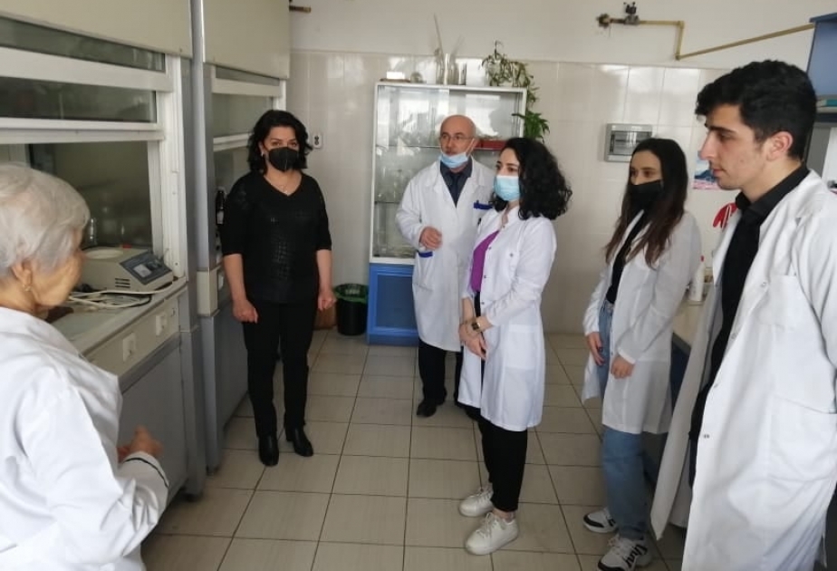 BDU-nun tələbələri Aşqarlar Kimyası İnstitutunda təcrübə keçirlər