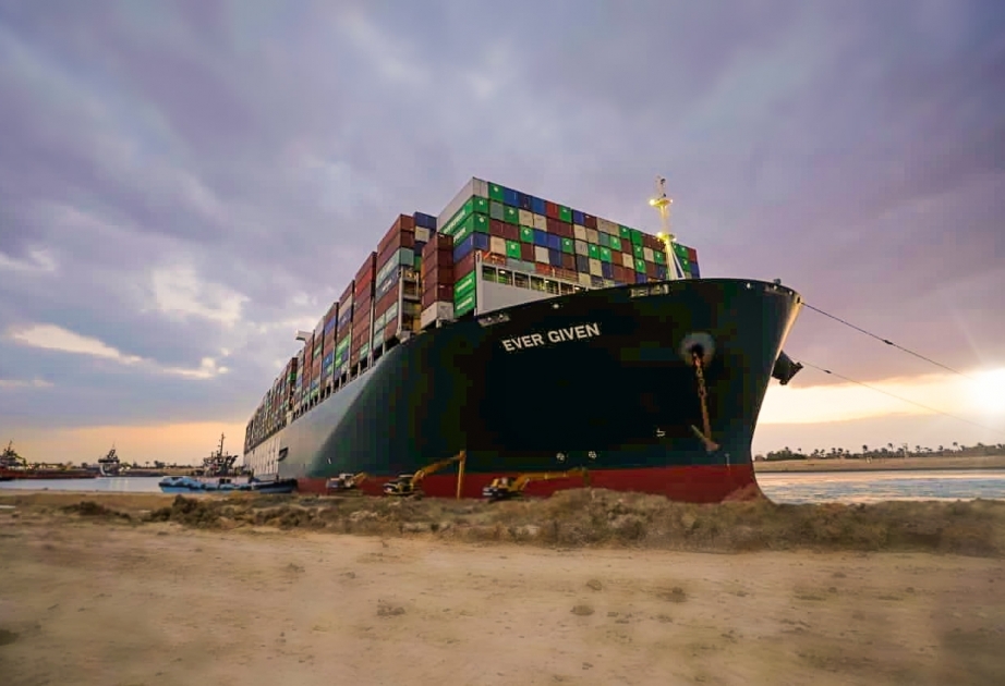 Egipto solicita 1 mil millones de dólares de indemnización por el bloqueo del Canal de Suez