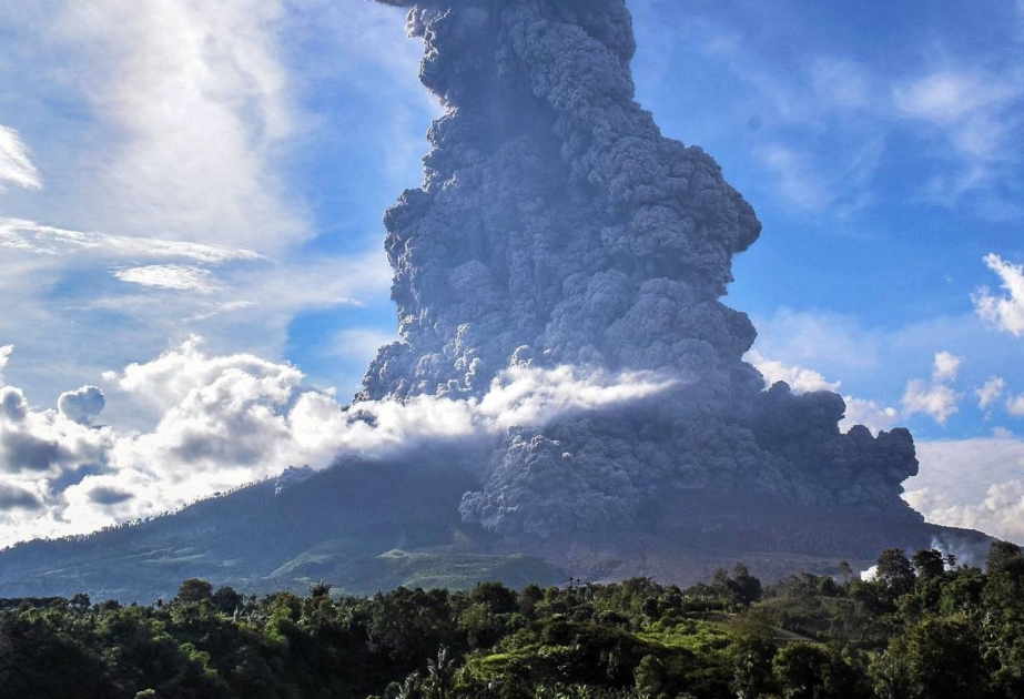 Vulkan-News: Sinabung eruptiert 2 Mal