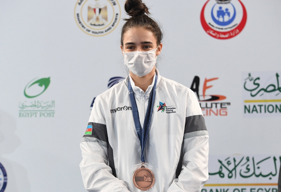 Впервые в истории азербайджанского фехтования Зарифа Гусейнова завоевала бронзовую медаль первенства мира