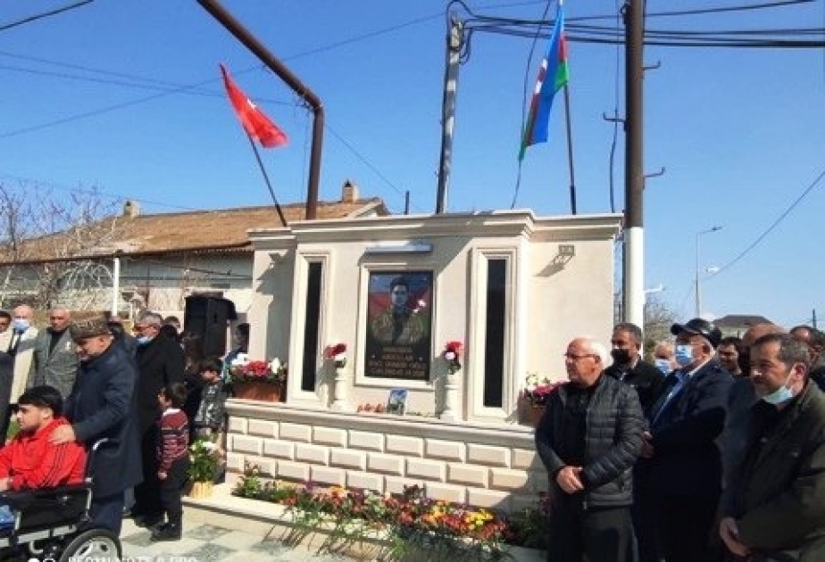 Sumqayıtda şəhid Abdulla Əhmədovun barelyefi açılıb