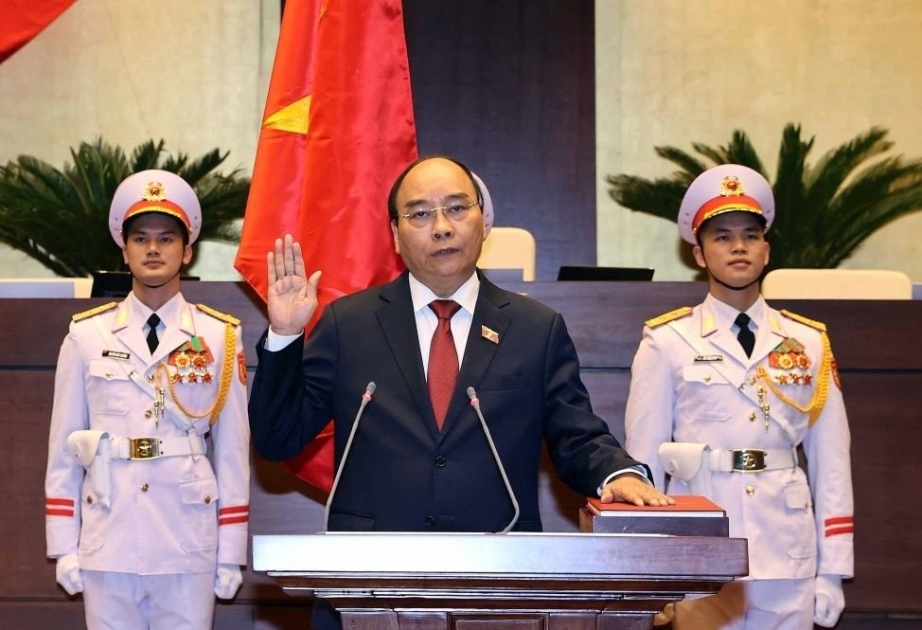 Parlamento de Vietnam elige al primer ministro Phuc como nuevo presidente
