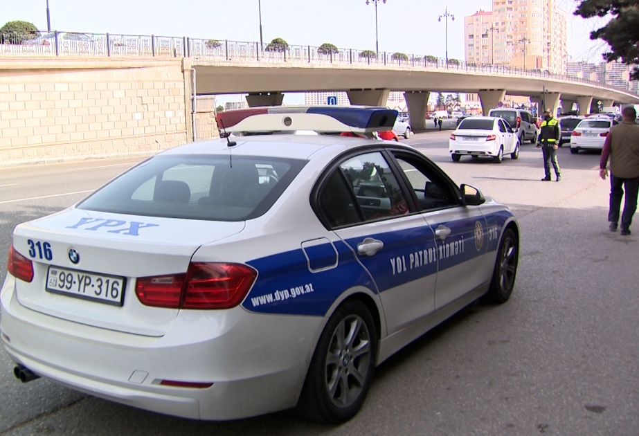 Yol polisi dayanma-durma və parklanma qaydalarını pozan sürücülərə qarşı növbəti reyd keçirib VİDEO