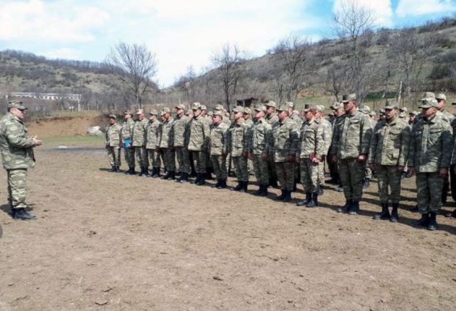 Hərbi qulluqçuların mənəvi-psixoloji vəziyyətinin yüksəldilməsi üzrə praktiki tədbirlər keçirilir