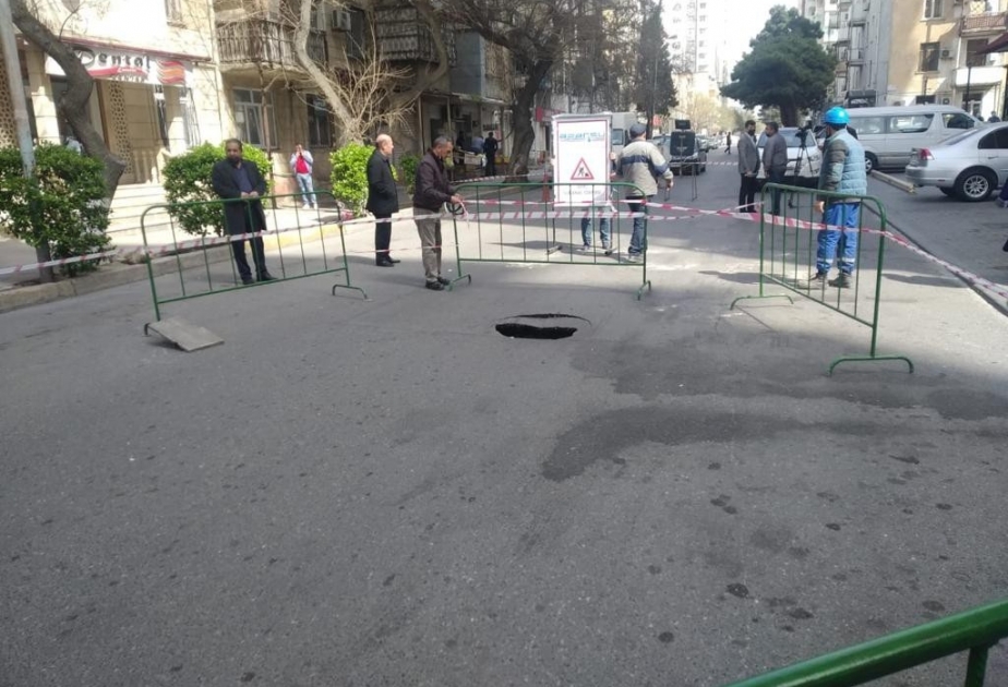 Paytaxtın bəzi yollarında kiçik çökmələr baş verib