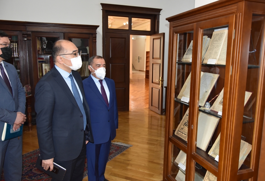 Milli Kitabxana ilə Özbəkistan kitabxanaları arasında əlaqələrin daha da genişləndirilməsi müzakirə edilib