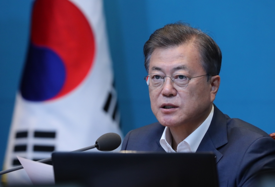 Cənubi Koreyada hakim partiyanın rəhbərləri kütləvi formada istefa verib