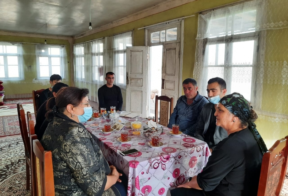 YAP Bərdə rayon təşkilatının üzvləri şəhid Asif Abışovun ailəsini ziyarət ediblər