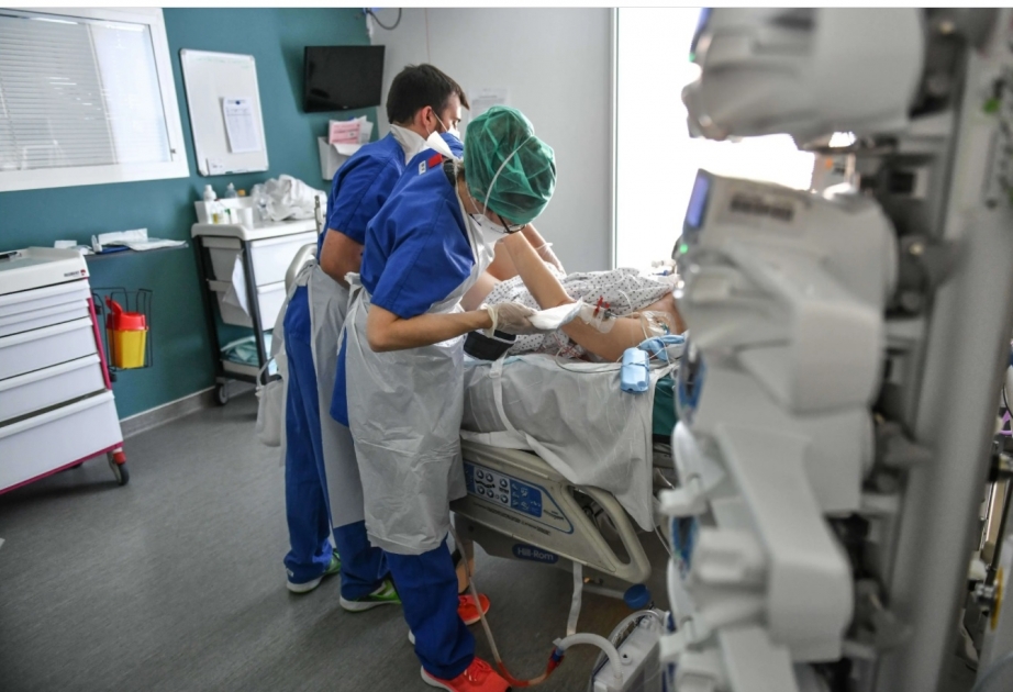 Fransada koronavirus xəstələrinin 80 faizi Britaniya ştammı ilə yoluxub