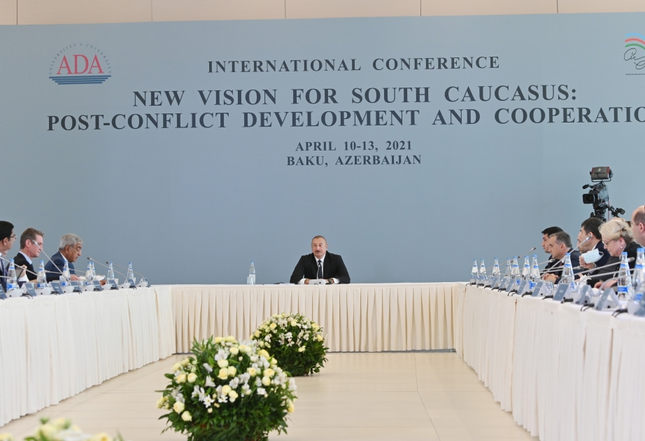 Präsident Ilham Aliyev nimmt an internationaler Konferenz "Neue Vision für Südkaukasus: Post-Konflikt-Entwicklung und Zusammenarbeit" an der ADA-Universität teil VIDEO
