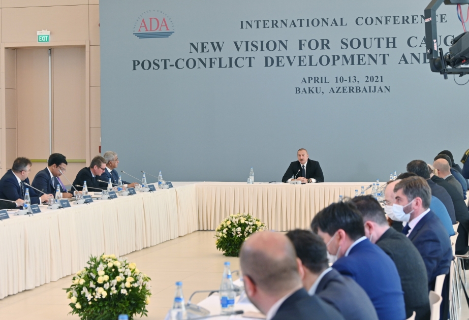 Ilham Aliyev: "Los armenios lo hicieron deliberadamente para borrar el legado de la cultura azerbaiyana para borrar estos territorios de nuestra memoria"