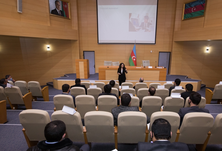 Yevlax KOB evində fəaliyyət göstərən dövlət və özəl qurumlarının əməkdaşları üçün təlimlər keçirilib