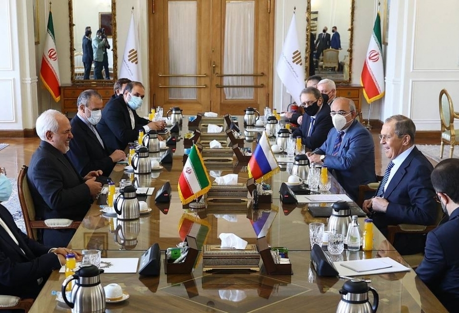 Los ministros de Asuntos Exteriores de Rusia e Irán debaten la situación en Nagorno-Karabaj