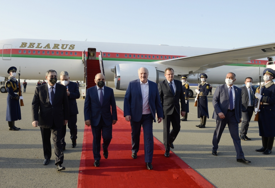 Belarus Respublikasının Prezidenti Aleksandr Lukaşenko Azərbaycana işgüzar səfərə gəlib