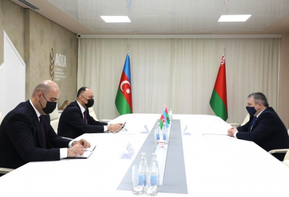 Azərbaycanla Belarus arasında qida məhsullarının idxal-ixrac əməliyyatları zamanı tətbiq olunan nəzarət tədbirləri müzakirə olunub