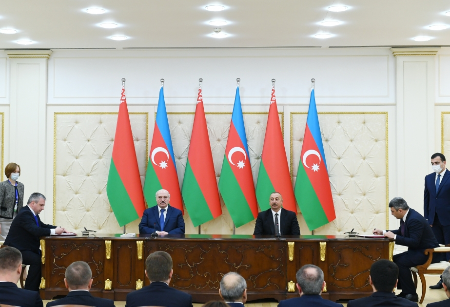 Aserbaıdschan und Belarus unterezichnen Kooperationsverträge in Tourismus, Energie und Ölbranche VIDEO