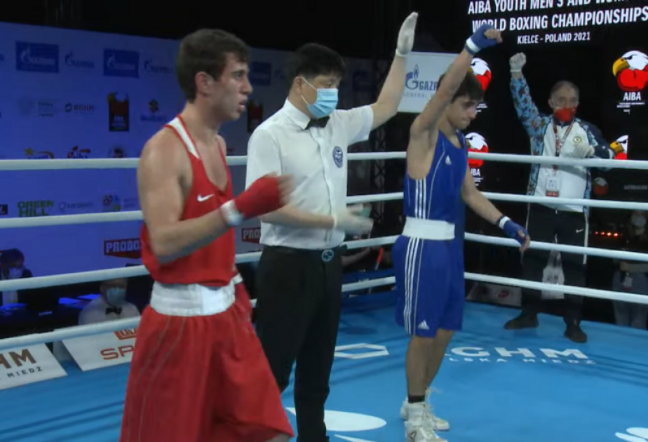 Un boxeador azerbaiyano derrota a un rival armenio en el Campeonato Mundial Juvenil de la AIBA 2021